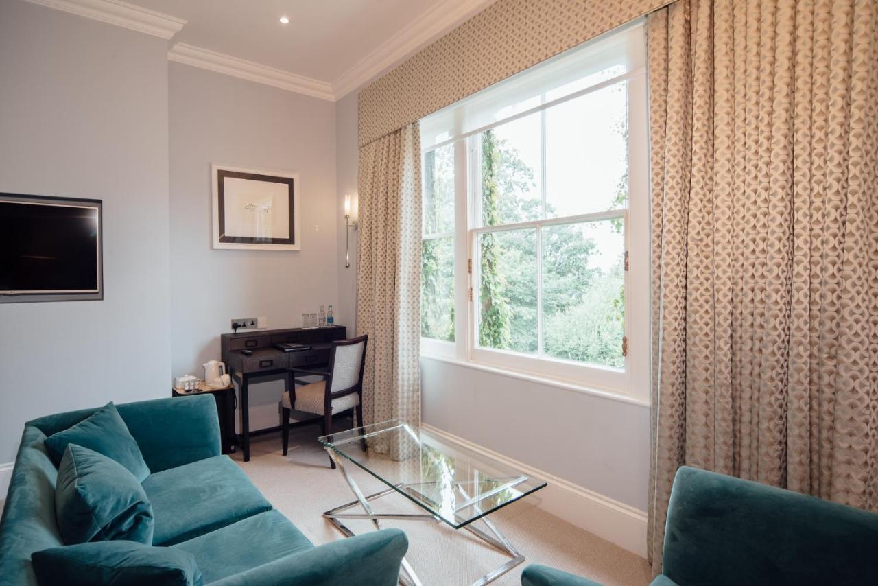 Oatlands Park Hotel Weybridge Exterior foto