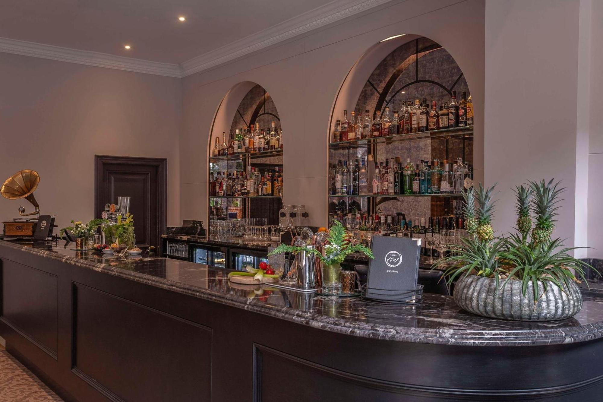 Oatlands Park Hotel Weybridge Exterior foto